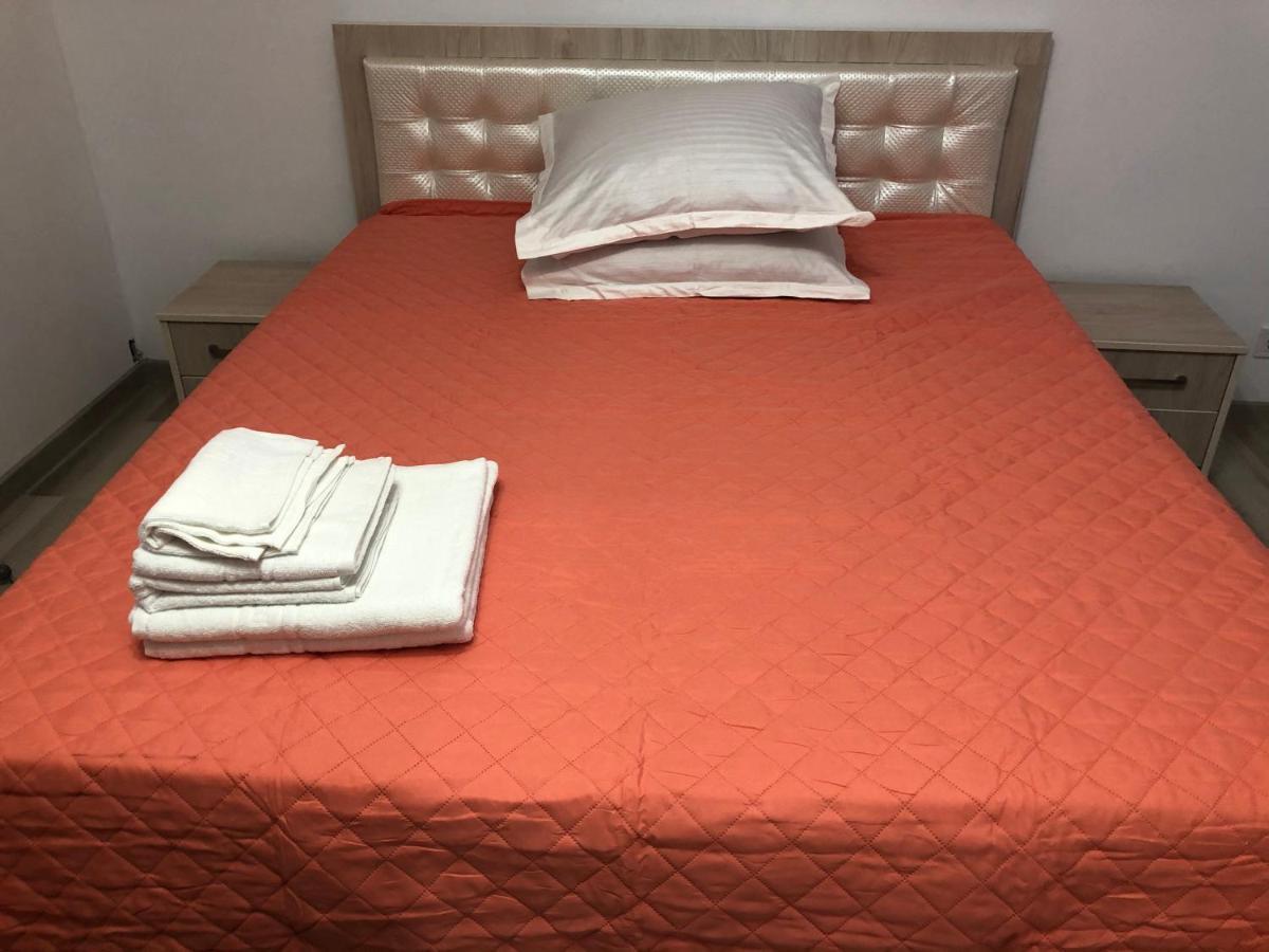 Hotel Casa Todea Cîmpeni Esterno foto