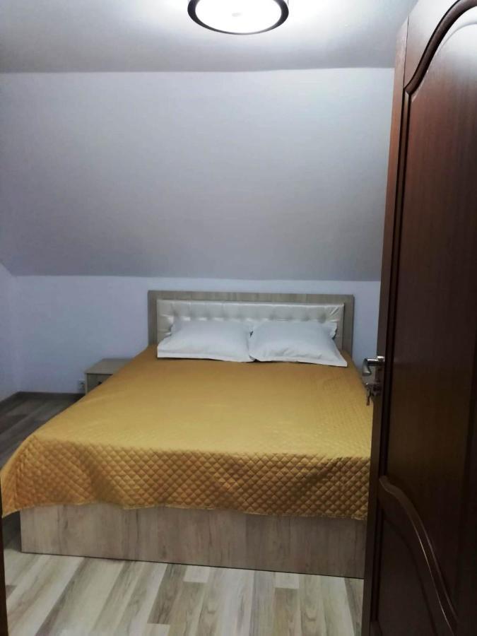 Hotel Casa Todea Cîmpeni Esterno foto