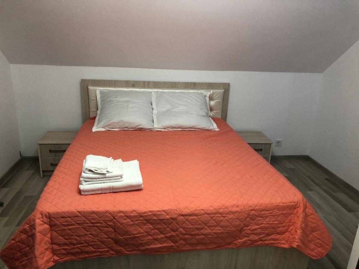 Hotel Casa Todea Cîmpeni Esterno foto