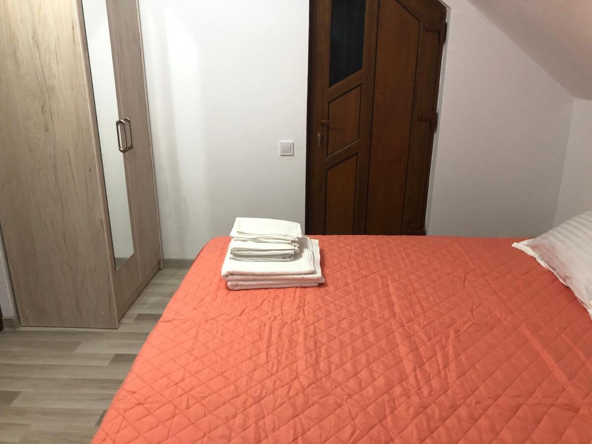 Hotel Casa Todea Cîmpeni Esterno foto